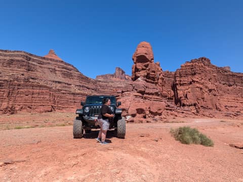 Spotting the line past the hoodoos